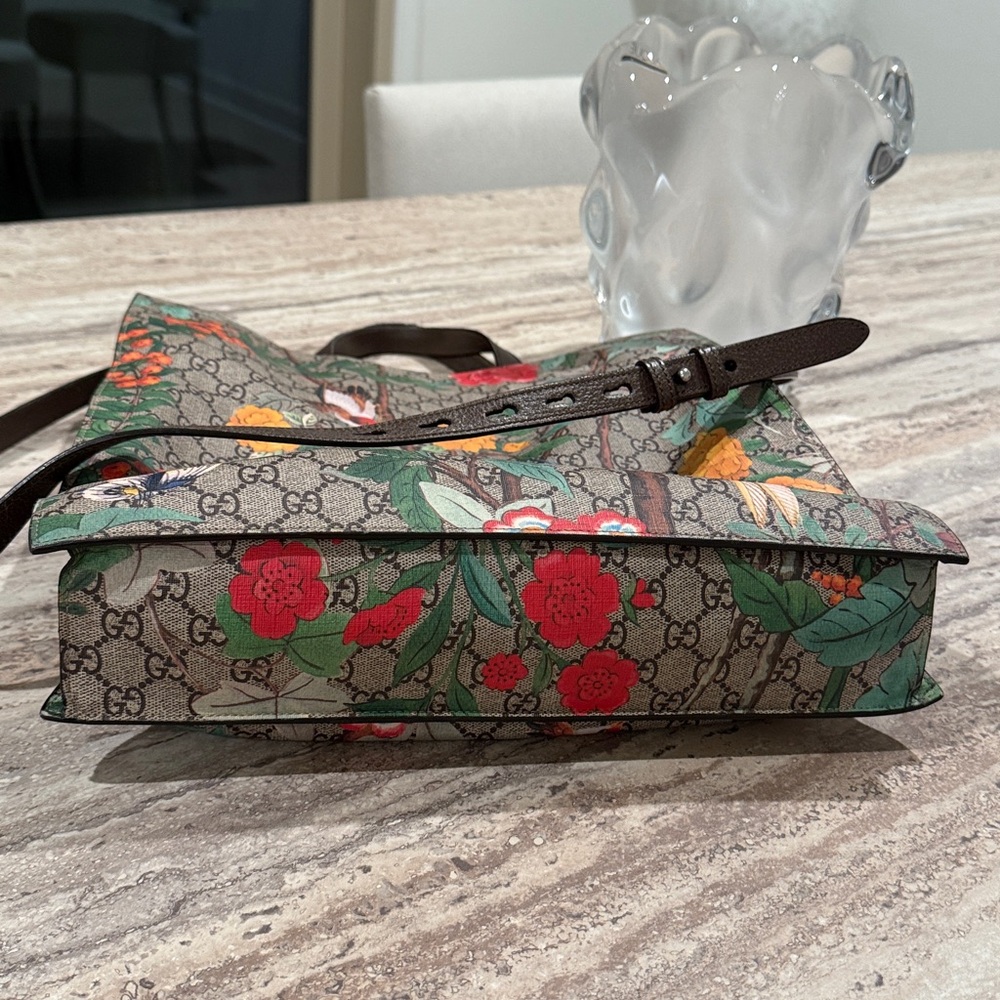 Gucci GG Supreme Monogram Tian Vertical Tote - Picture 7 of 11